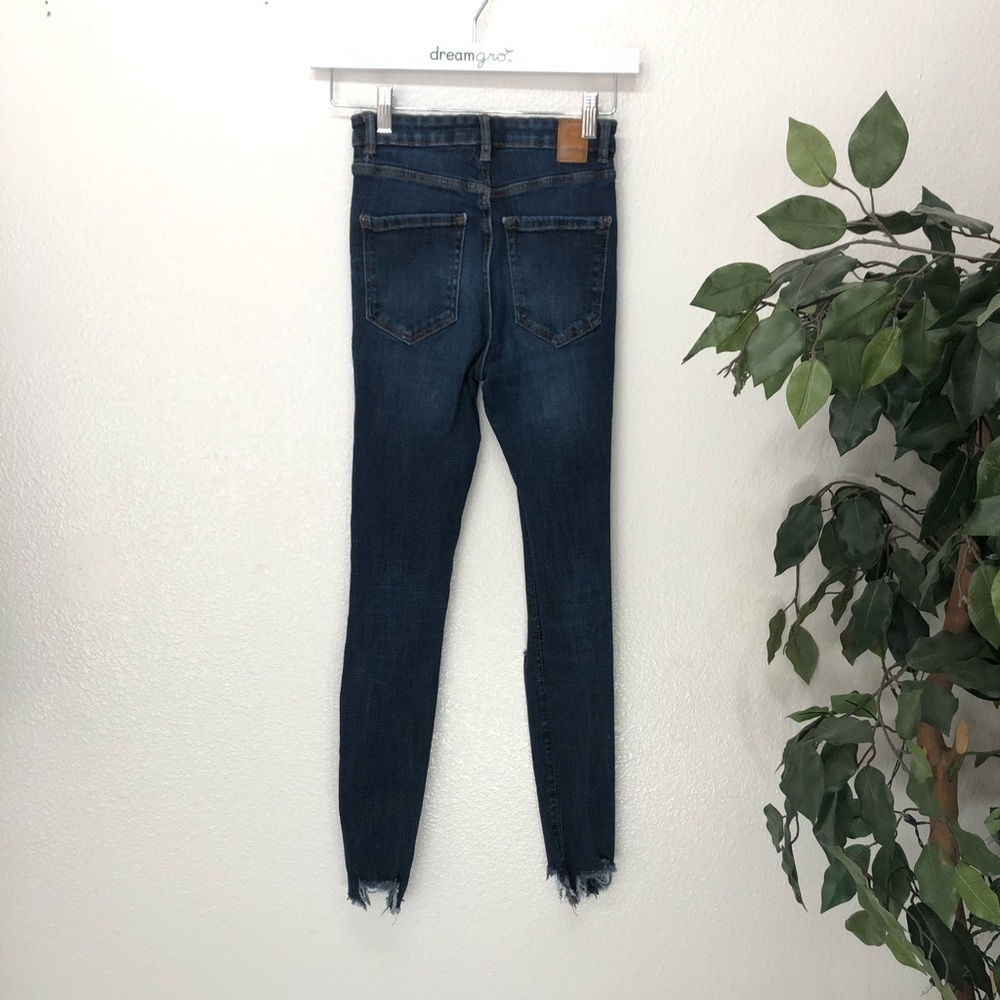 Zara Ripped Jeans With Frayed Bottom - Picture 7 of 7